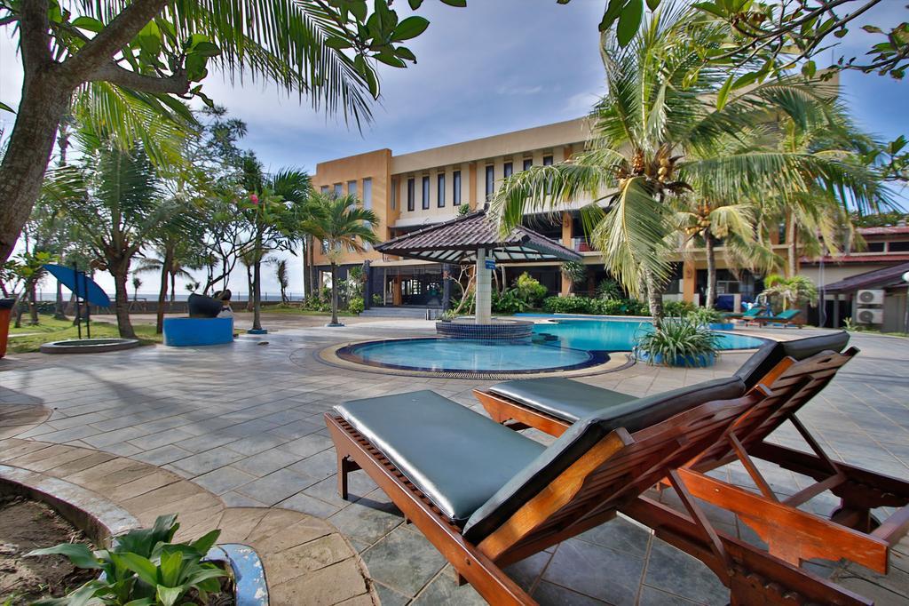 The Jayakarta Anyer Hotel Exterior photo